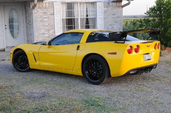 kingsnake racing c6.k after installation of CF wing, CF hood and ZR1 replic